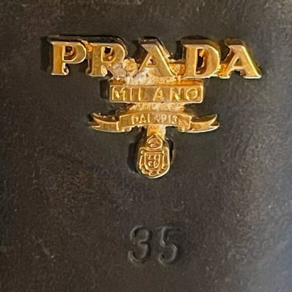 Quirky and cool Prada boots! 35 - Picture 4 of 9